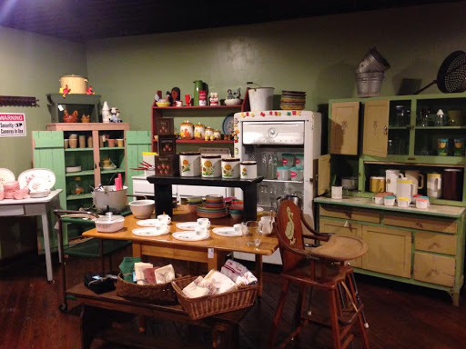 Used Furniture Store «Hometown Refurnishing», reviews and photos, 24 E Main St, Ephrata, PA 17522, USA