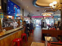Atmosphère du Restaurant Brasserie Tabac Le Maillot - Point Nickel à Paris - n°3