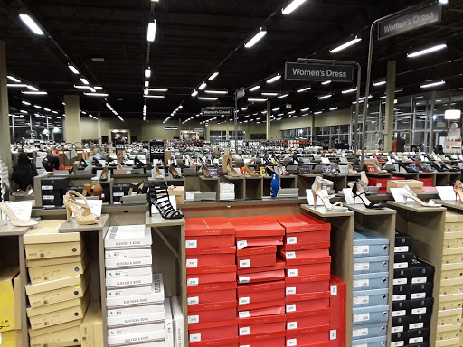 Shoe Store «DSW Designer Shoe Warehouse», reviews and photos, 1 Worcester Rd, Framingham, MA 01701, USA