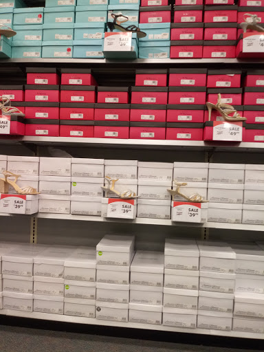 Shoe Store «Shoe Carnival», reviews and photos, 354 S Randall Rd, South Elgin, IL 60177, USA