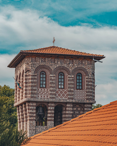 Църногорски манастир „Свети Свети Козма и Дамян“ - Брезник
