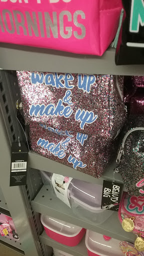 Shopping Mall «Creekside Commons Shopping Center», reviews and photos, Mentor Ave, Mentor, OH 44060, USA