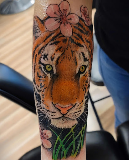 Tattoo Shop «Sacred Society Tattoo», reviews and photos, 2095 N Dobson Rd #6, Chandler, AZ 85224, USA