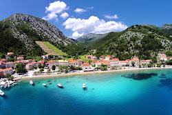 Fotografie cu Trstenik beach cu golful spațios