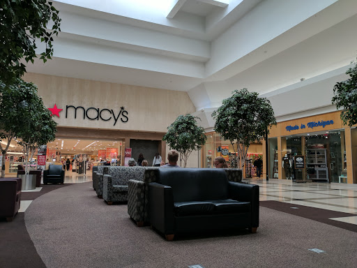 Shopping Mall «Woodland Mall», reviews and photos, 3195 28th St SE, Grand Rapids, MI 49512, USA