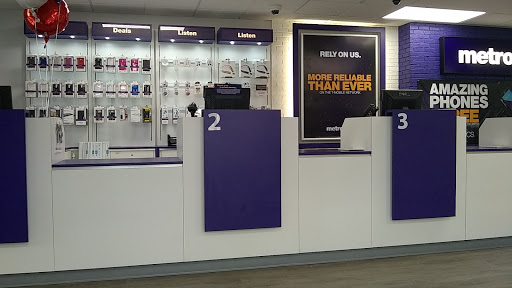 Cell Phone Store «MetroPCS Corporate Store», reviews and photos, 105 S Cedar Ridge Dr, Duncanville, TX 75116, USA