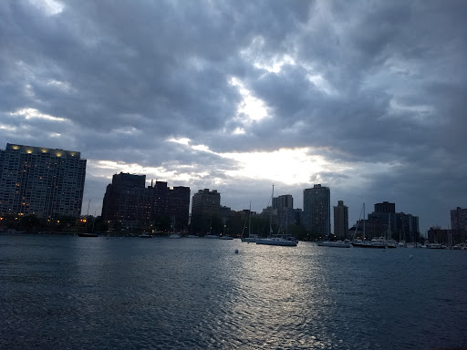 Grocery Store «Belmont Harbor Market», reviews and photos, 3170 N Sheridan Rd, Chicago, IL 60657, USA