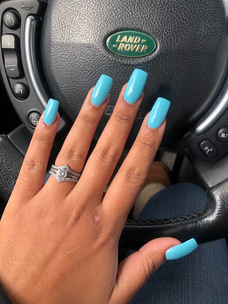 Hollywood Nails 89502