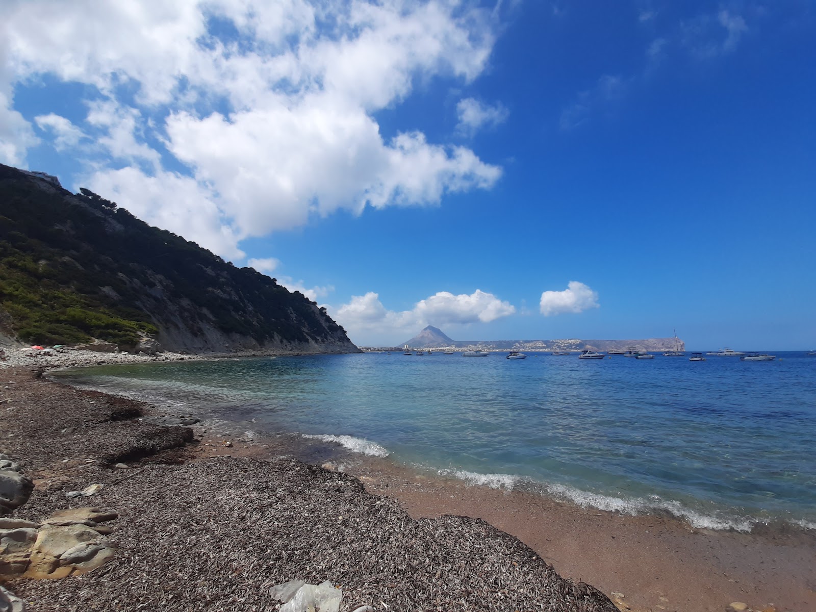 Photo de Cala Sardinera situé dans une zone naturelle