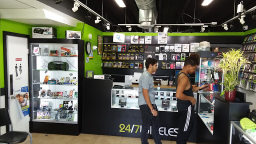 Cell Phone Store «Cell Phone Repair - Simple Mobile 24/7 Wireless, LLC», reviews and photos, 491 Hialeah Dr #1, Hialeah, FL 33010, USA