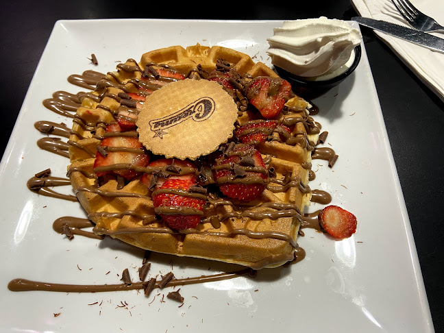 Comments and reviews of Creams Cafe Ealing