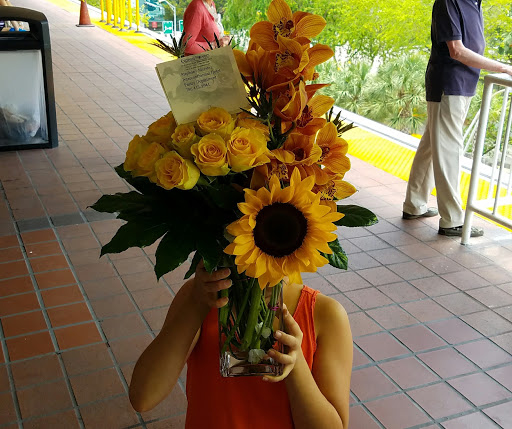 Florist «Express Flowers», reviews and photos, 100 SE 2nd St, Miami, FL 33131, USA