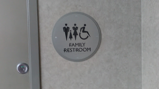 Movie Theater «ShowPlace ICON Theatres at Roosevelt Collection with ICON•X - Chicago», reviews and photos, 1011 S Delano Ct, Chicago, IL 60605, USA