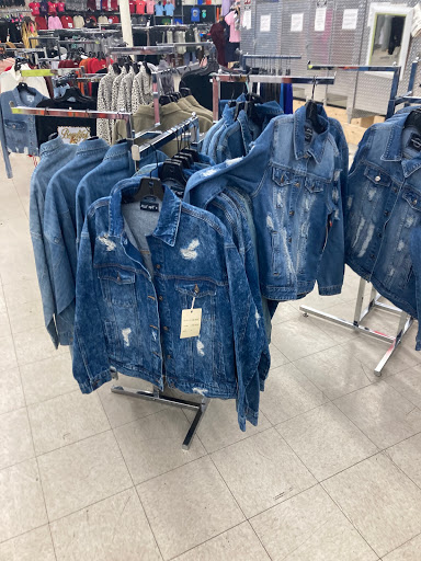 Clothing Store «Gen X Clothing», reviews and photos, 779 Peoria St, Aurora, CO 80011, USA