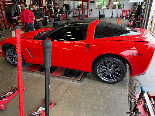 Tire Shop «Discount Tire Store - Springfield, MO», reviews and photos, 3670 S Glenstone Ave, Springfield, MO 65804, USA