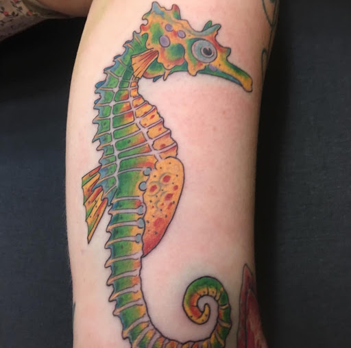 Tattoo Shop «Nine Lives Tattoo», reviews and photos, 61 N Holladay Dr, Seaside, OR 97138, USA