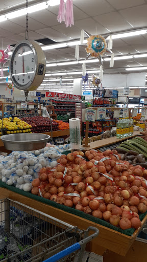 Restaurant «Three Amigas», reviews and photos, 450 W Liberty St, Wauconda, IL 60084, USA