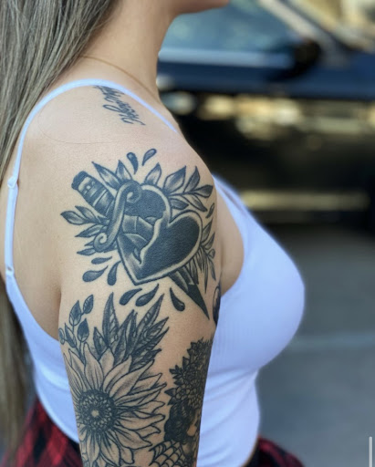 Tattoo Shop «Crawling Squid Tattoo Studio», reviews and photos, 2611 W Bethany Home Rd, Phoenix, AZ 85017, USA