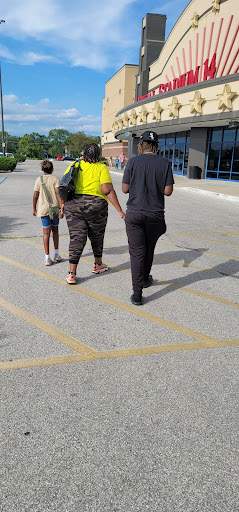 Movie Theater «Regal Cinemas Greenwood 14 & RPX», reviews and photos, 461 Greenwood Park Dr S, Greenwood, IN 46142, USA