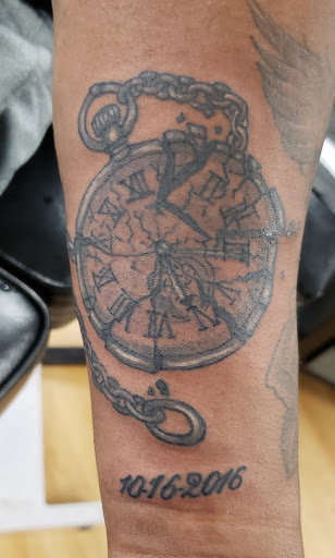 Tattoo Shop «Hypnotik Tattoo», reviews and photos, 1005 Winchester Rd #100, Lexington, KY 40505, USA