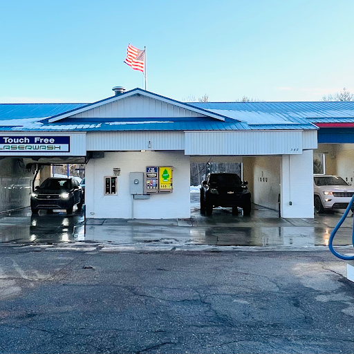 Knapp CarLovers Carwash en Grand Rapids