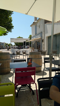 Atmosphère du Restaurant français Le Bistrot du Bar à Quai à Sainte-Marie-de-Ré - n°9