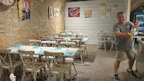 Atmosphère du Restaurant de fruits de mer Chez La tchepe à Bouzigues - n°3