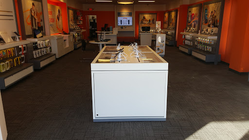 Cell Phone Store «AT&T Authorized Retailer», reviews and photos, 590 Chestnut Commons Dr, Elyria, OH 44035, USA
