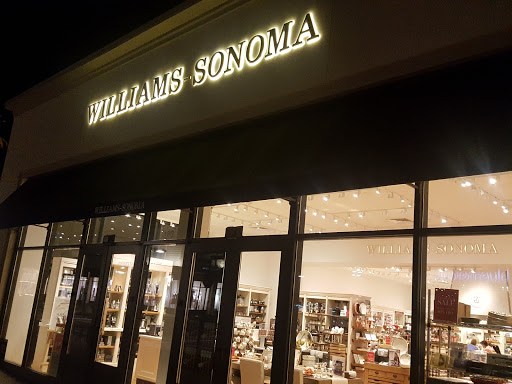 Kitchen Supply Store «Williams-Sonoma», reviews and photos, 2030 Bond St #180, Charlottesville, VA 22901, USA