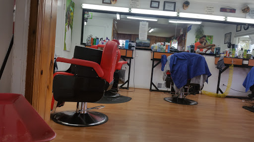 Barber Shop «The White House Barber Shop», reviews and photos, 983 W Ridge Rd, Rochester, NY 14615, USA