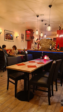 Atmosphère du Restaurant Le petit basque à Reims - n°2