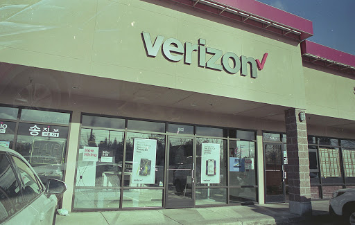 Verizon Authorized Retailer - A Wireless, 22618 WA-99 #104, Edmonds, WA 98026, USA, 