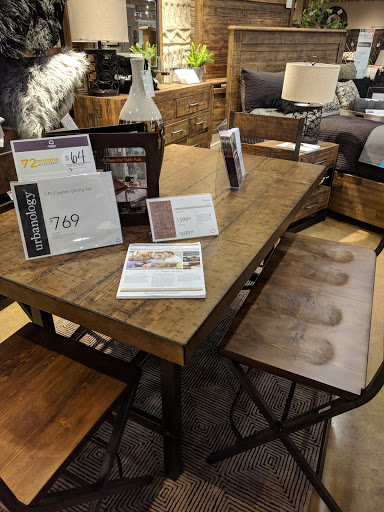 Furniture Store «Huffman Koos Furniture», reviews and photos, 1640 Broadhollow Rd, Farmingdale, NY 11735, USA