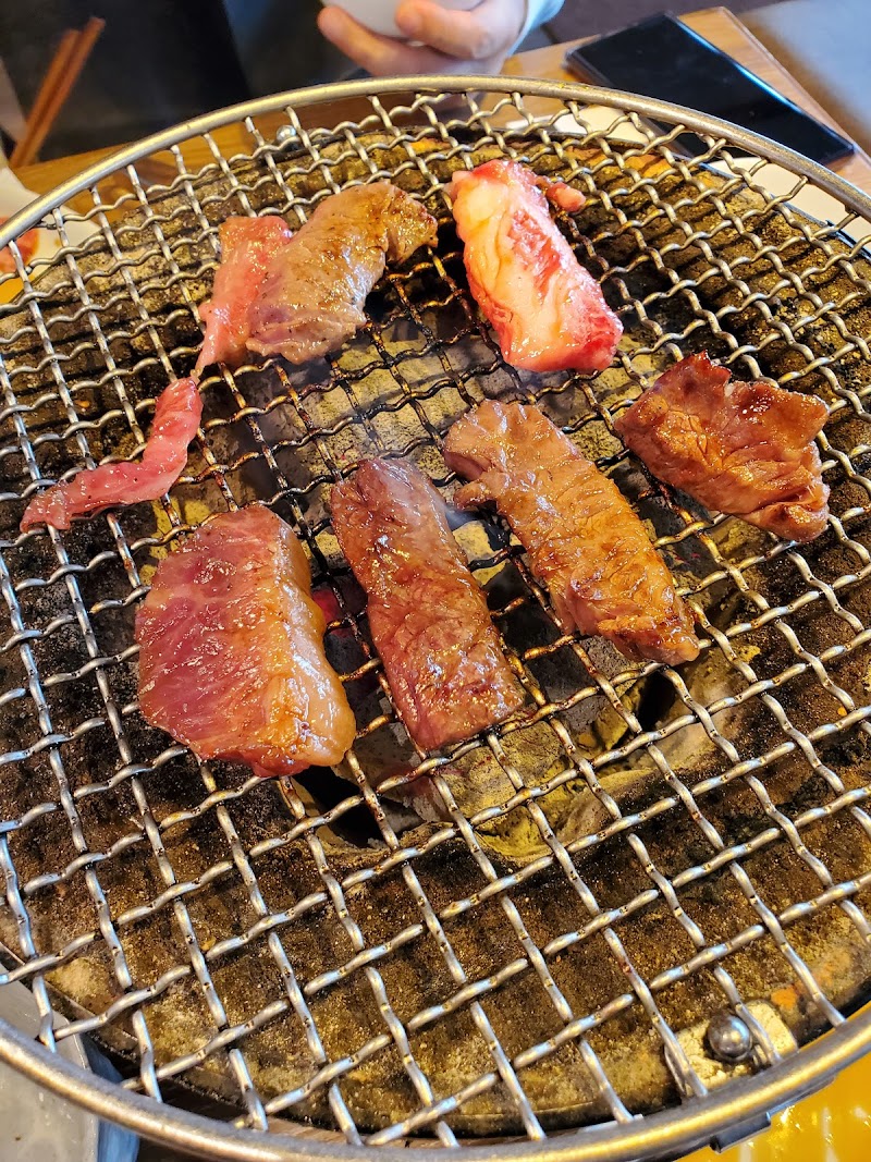 うしごろバンビーナ カルボーネ 中目黒店 東京都目黒区上目黒 焼肉店 レストラン グルコミ