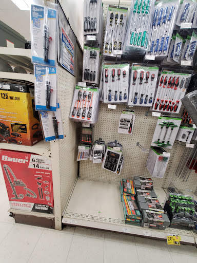 Hardware Store «Harbor Freight Tools», reviews and photos, 7600 la Crosse Ave, Burbank, IL 60459, USA