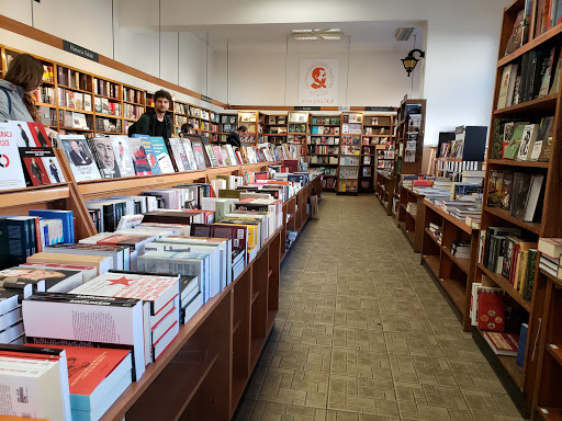 Księgarnie czynne w niedziele Warszawa
