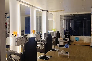 Elixir Touch - A Premium Unisex Salon image