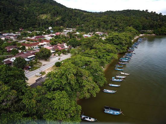 Gertak Sanggul Beach