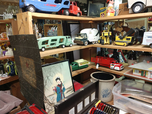 Flea Market «The Douglas Flea Market», reviews and photos, 436 NE Main St, Douglas, MA 01516, USA