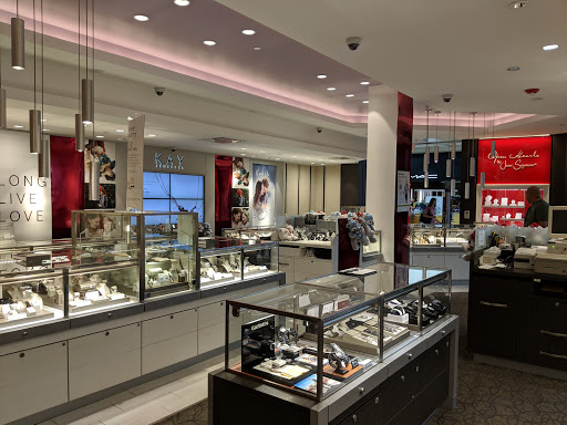 Jewelry Store «Kay Jewelers», reviews and photos, 11401 Pines Blvd #126, Pembroke Pines, FL 33026, USA