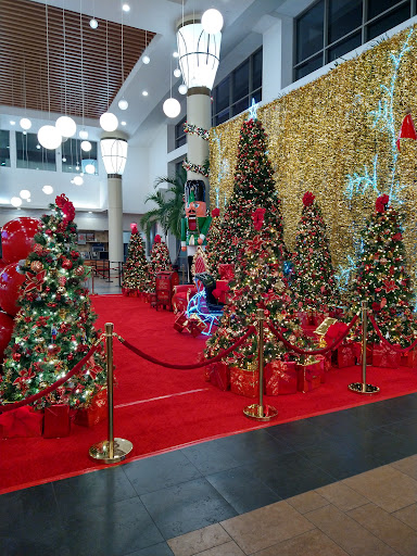 Shopping Mall «Bay Plaza Shopping Center», reviews and photos, 2100 Bartow Ave, Bronx, NY 10475, USA