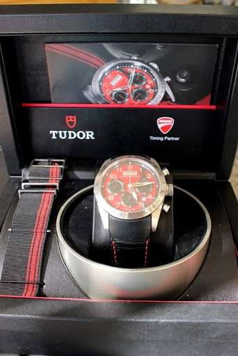 Jewelry Store «Englewood Jewelry & Watch», reviews and photos, 4455 S Broadway #2, Englewood, CO 80113, USA