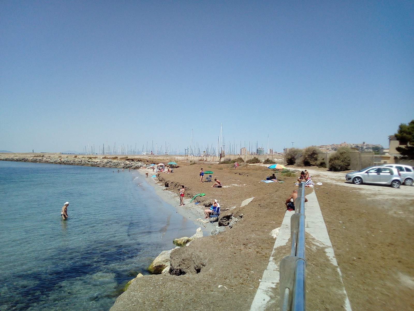 Photo de Spiaggia della Diga avec plage sans baie