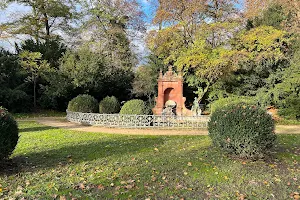 Herzog-Alfred-Brunnen image