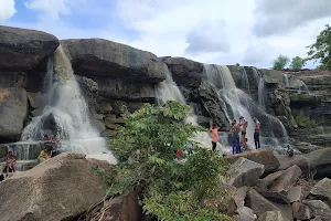 Bhadak Water Fall भड़क महादेव झरना image
