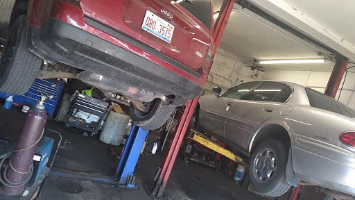 Auto Repair Shop «Car One Auto Repair & More», reviews and photos, 3042 S Quinn St, Chicago, IL 60608, USA