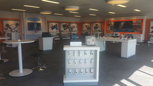 Cell Phone Store «AT&T Authorized Retailer», reviews and photos, 1873 E Murray Holladay Rd, Holladay, UT 84117, USA