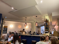 Atmosphère du Crêperie BRUTUS - Crêperie moderne et bar à cidres à Paris 14. Crêpe, cidre & cocktails - n°3