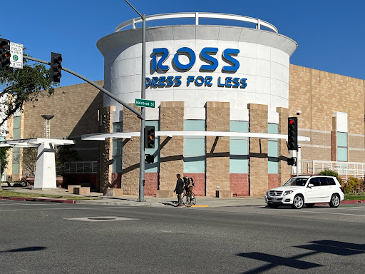 Clothing Store «Ross Dress for Less», reviews and photos, 3425 E Foothill Blvd, Pasadena, CA 91107, USA