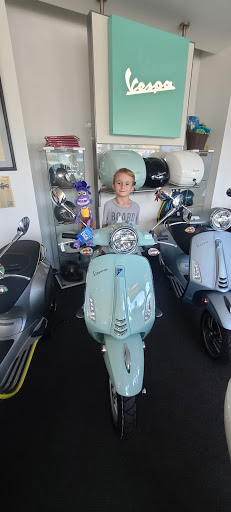 Motor Scooter Dealer «Vespa of Sherman Oaks», reviews and photos, 13629 Ventura Blvd, Sherman Oaks, CA 91423, USA